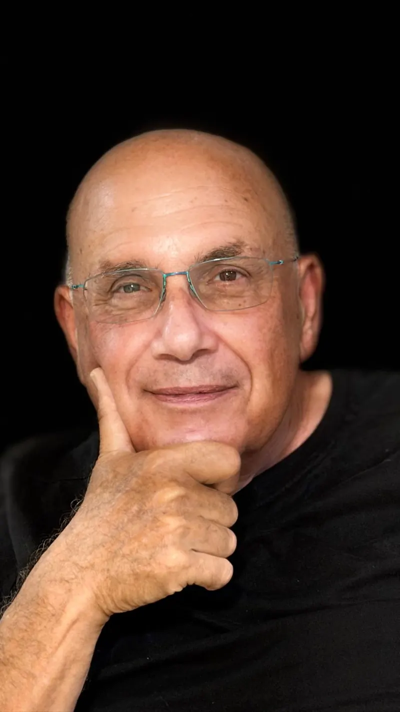 פלד יצחק, מייסד ומנכ״ל
